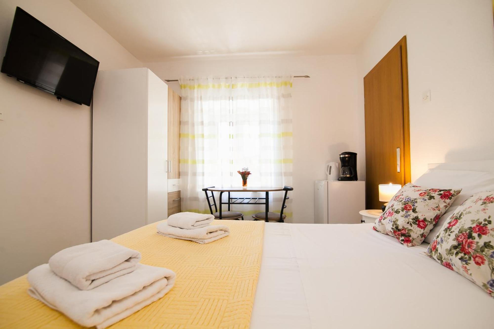 Old Town Accommodation Bol Luaran gambar