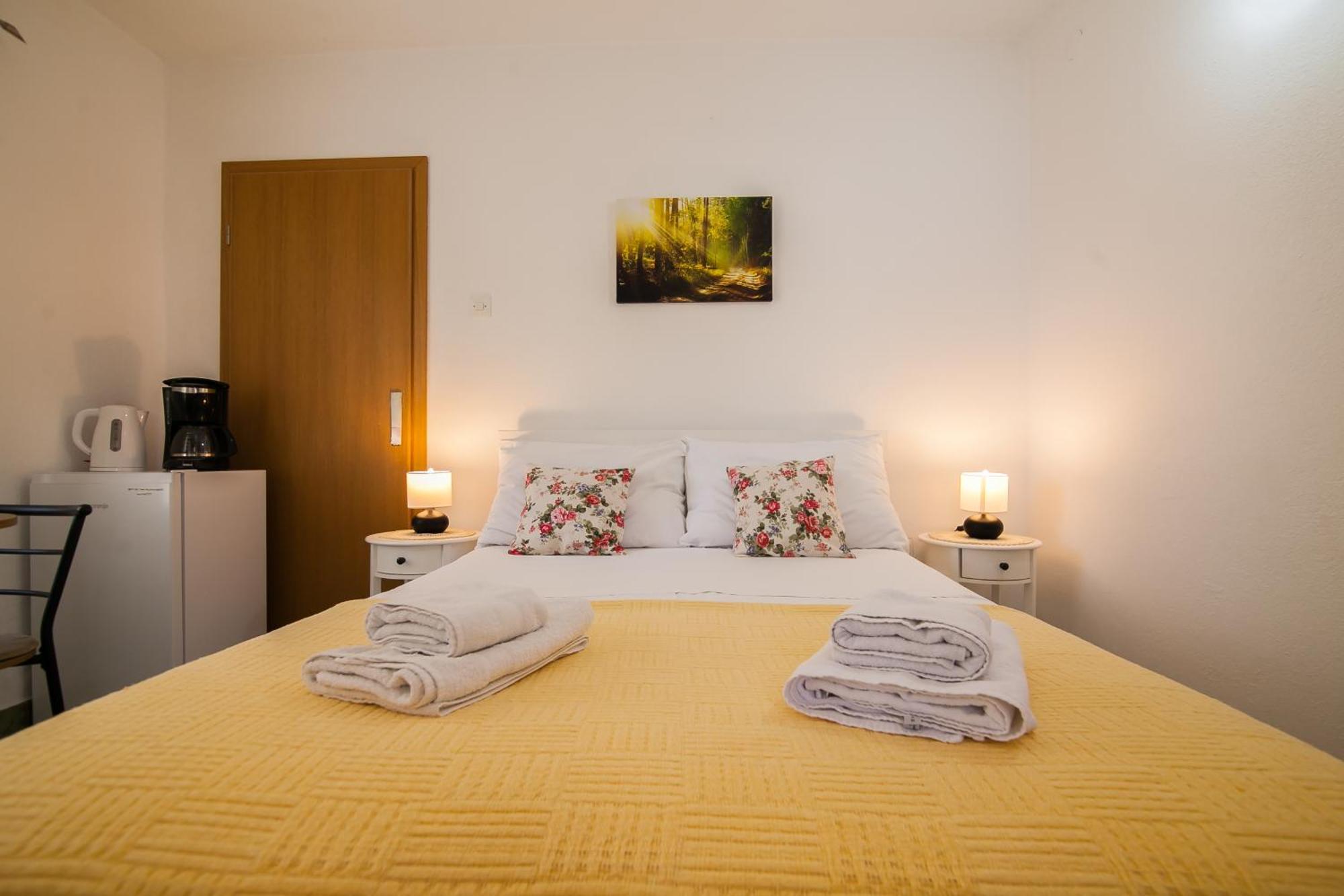 Old Town Accommodation Bol Luaran gambar